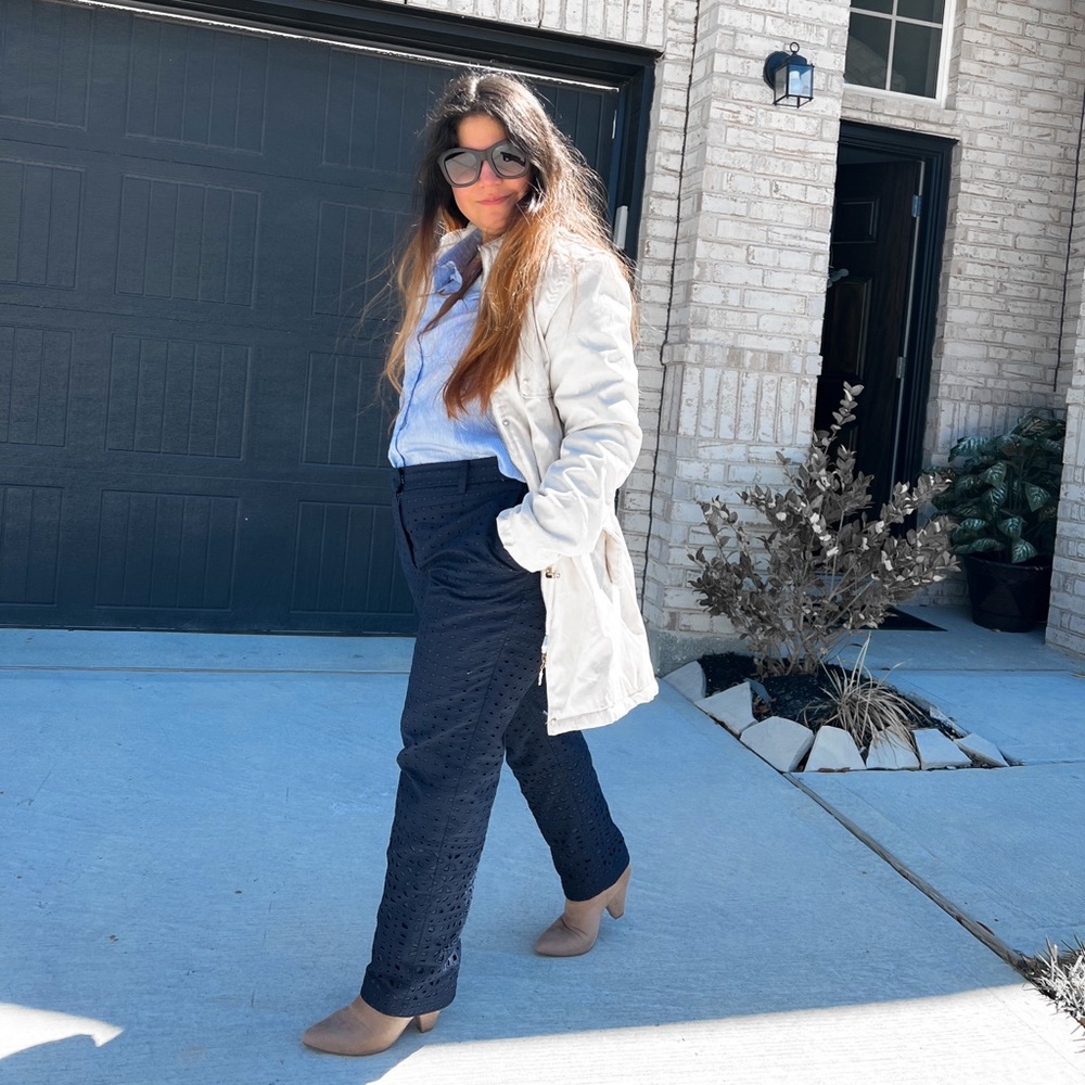 Meet your Posher, Claudia